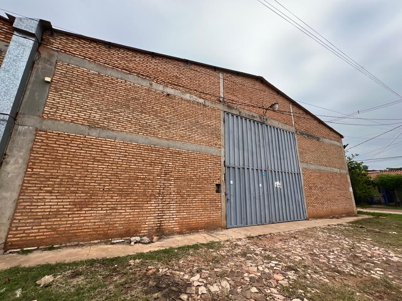 En Alquiler Depósito de 600 m2 en Mariano Roque Alonso A322