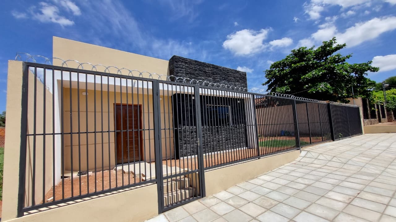 Hermoso chalet a estrenar en Villa Elisa - barrio centro
