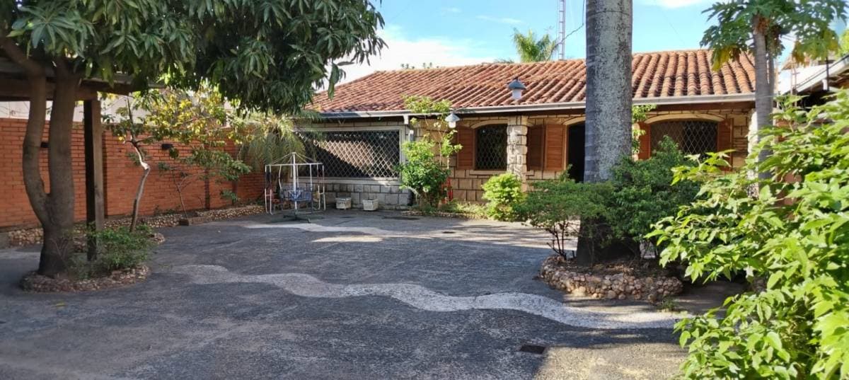 Amplia casa a solo 3 cuadras de la transchaco en mariano r. Alonso, foto 2
