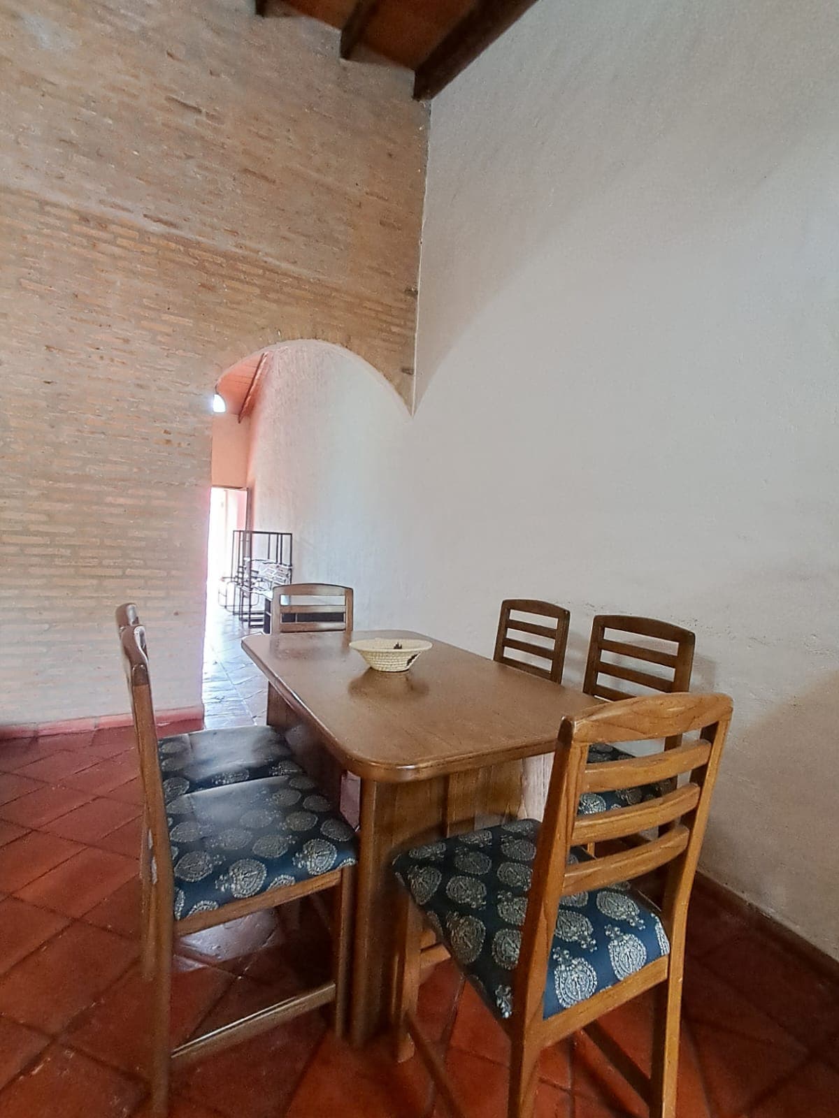 Casa Amoblada De Dos Dormitorios En Luque Zona Los Jardines, foto 3