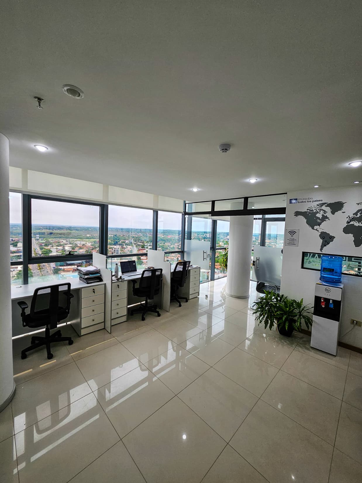 Hermosa Oficina Amoblada y Equipada. Zona Eje Corporativo, foto 4