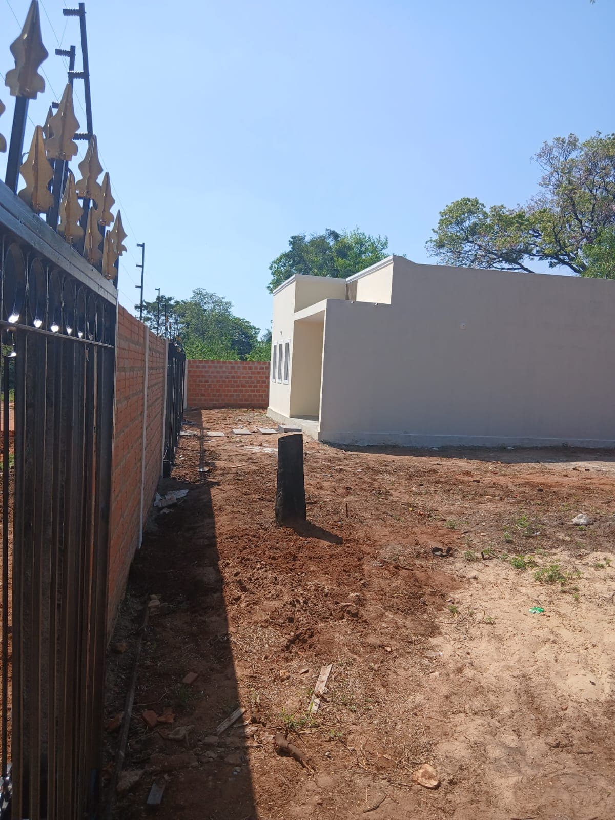 Casa en esquina en Ñemby | zona hipermercado luisito, foto 2