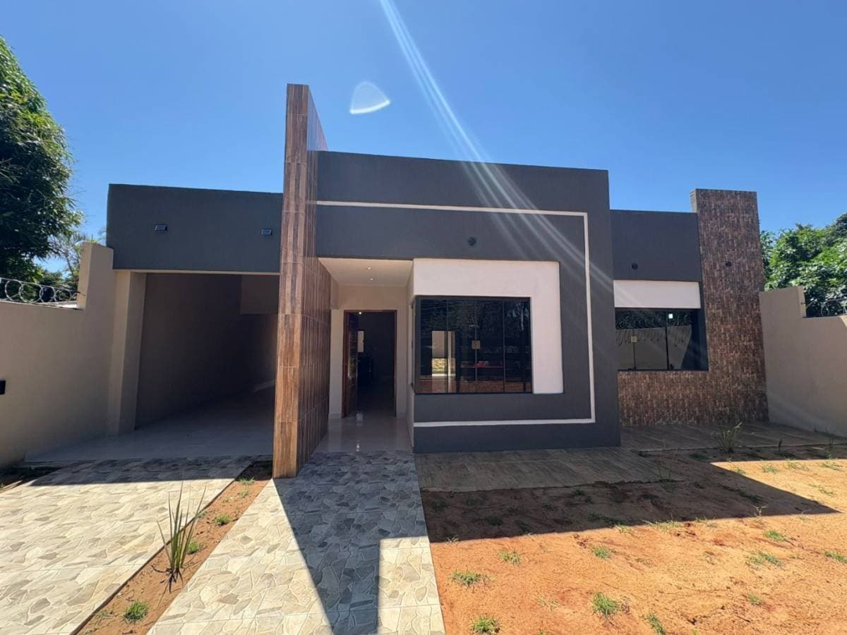 Casa a estrenar en Limpio – Estilo moderno con jardin amplio, foto 1