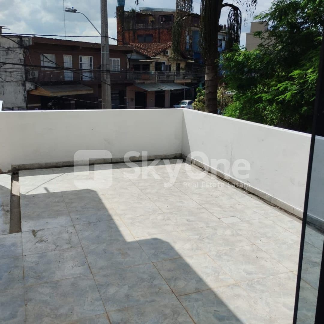 Se alquila amplia casa con hermoso patio!, foto 4