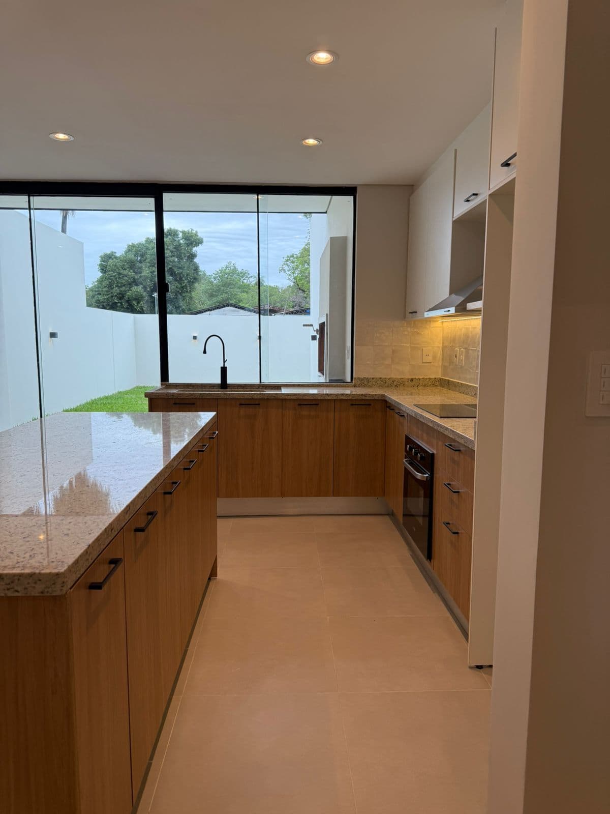 En Venta Hermosos Duplex En El Condominio Villa Del Bosque - Luque Zona Rakiura — foto 4