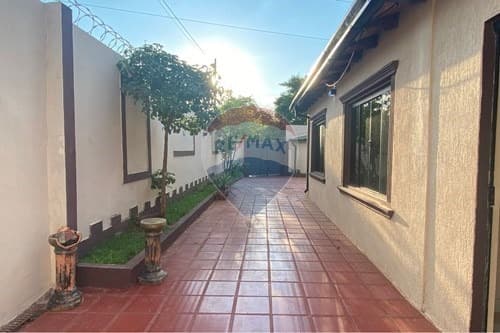 En venta amplia casa en lambare, foto 5