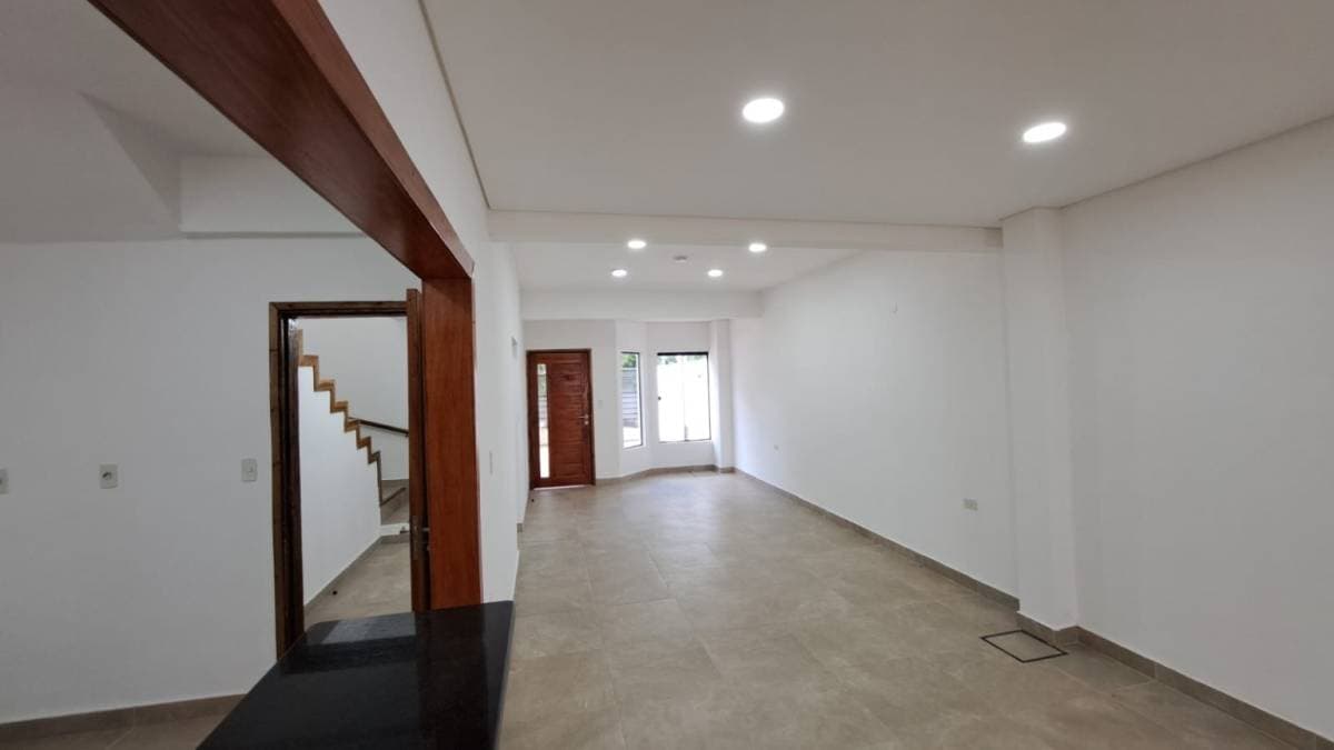 Dúplex en venta – Zona Yacht y Av. Perón, foto 3