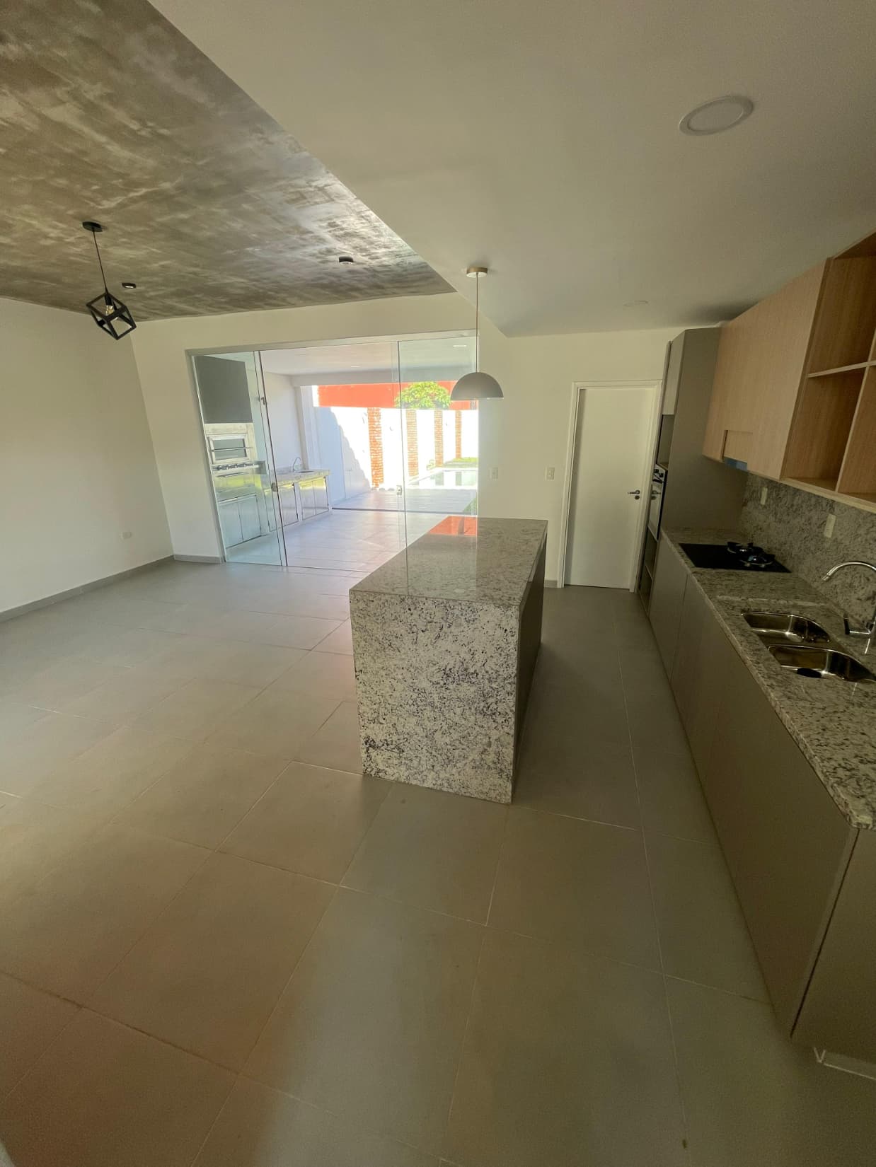 Duplex en Luque - cuarto barrio, foto 2