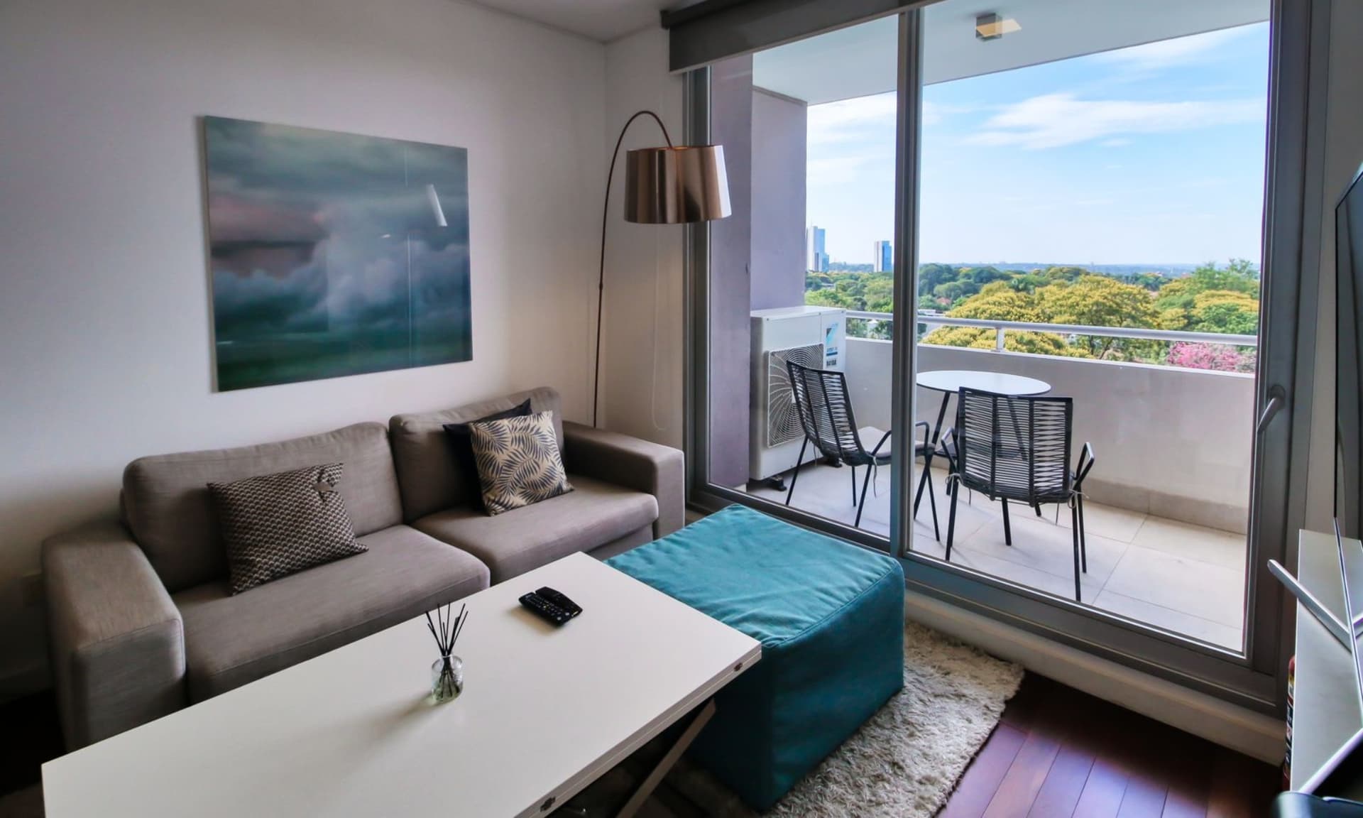 Departamento De 1 Dormitorio amoblado En Alquiler Zona Paseo La Galería, foto 3
