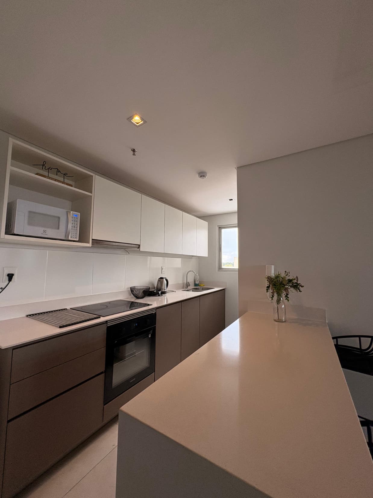 Barrio Jara, en alquiler departamento de 2 dormitorios amoblado, foto 4