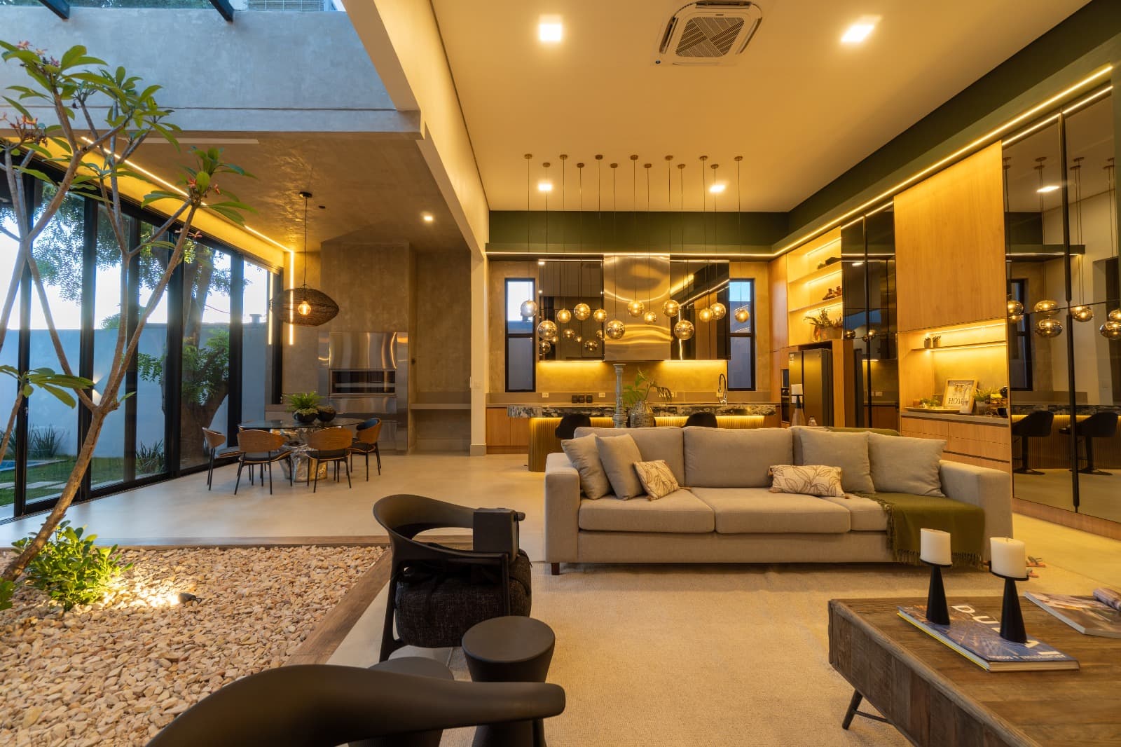 Casa en alquiler con piscina y quincho en condominio – zona aeropuerto, foto 1