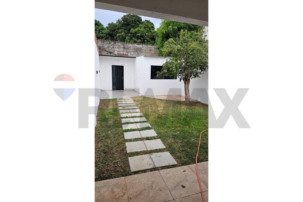 Casa - Alquiler - Luque, Paraguay