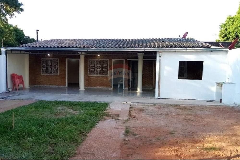 En venta casa de 4 habitaciones con Salon comecial