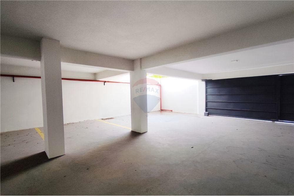 Edificio de 5 niveles, zona Shop Del Sol — foto 2