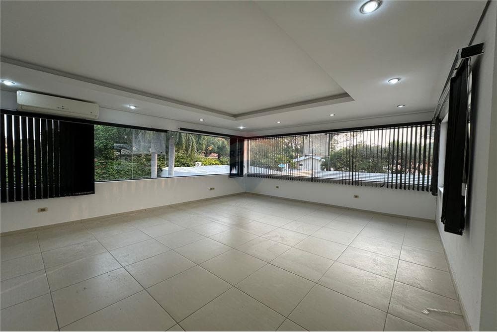 Local comercial en el patio garay — foto 4