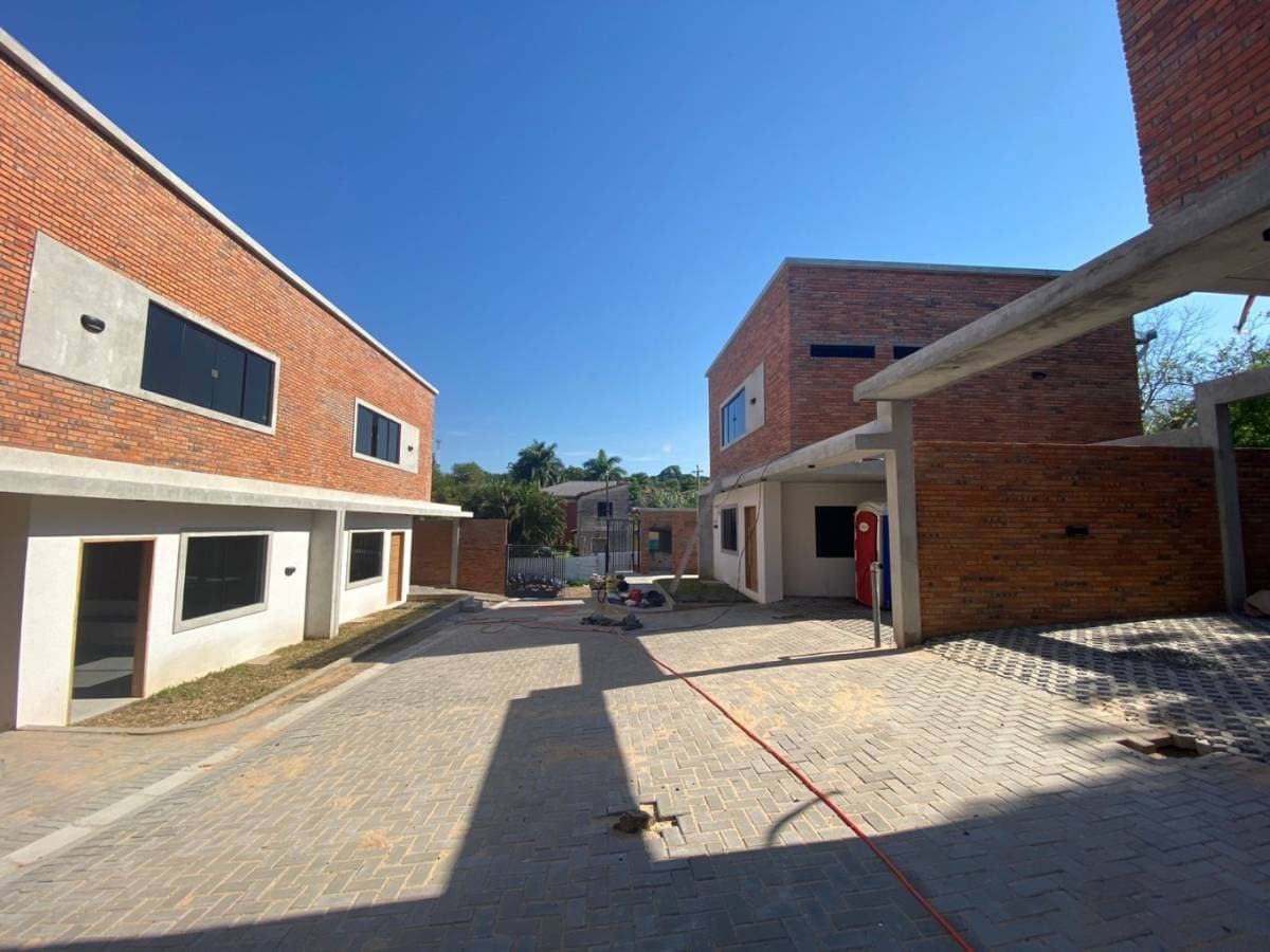 Dúplex de 3 habitaciones amoblado en Lambaré, foto 1