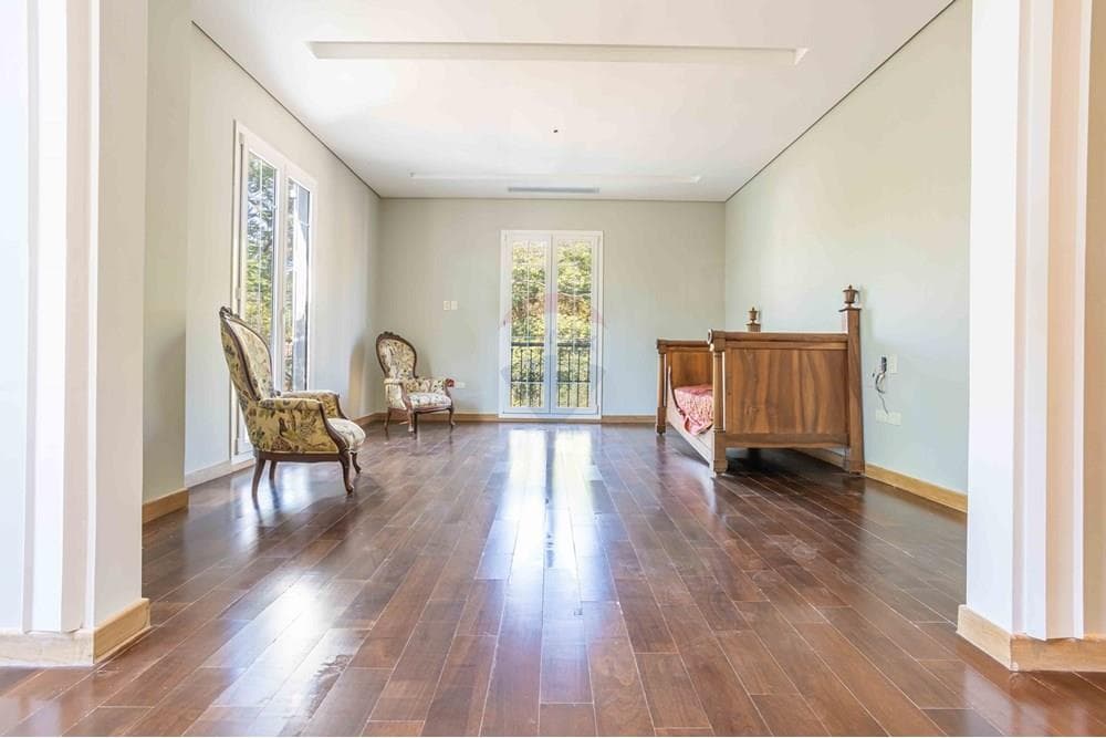 imponente Residencia en el Barrio Manora — foto 4
