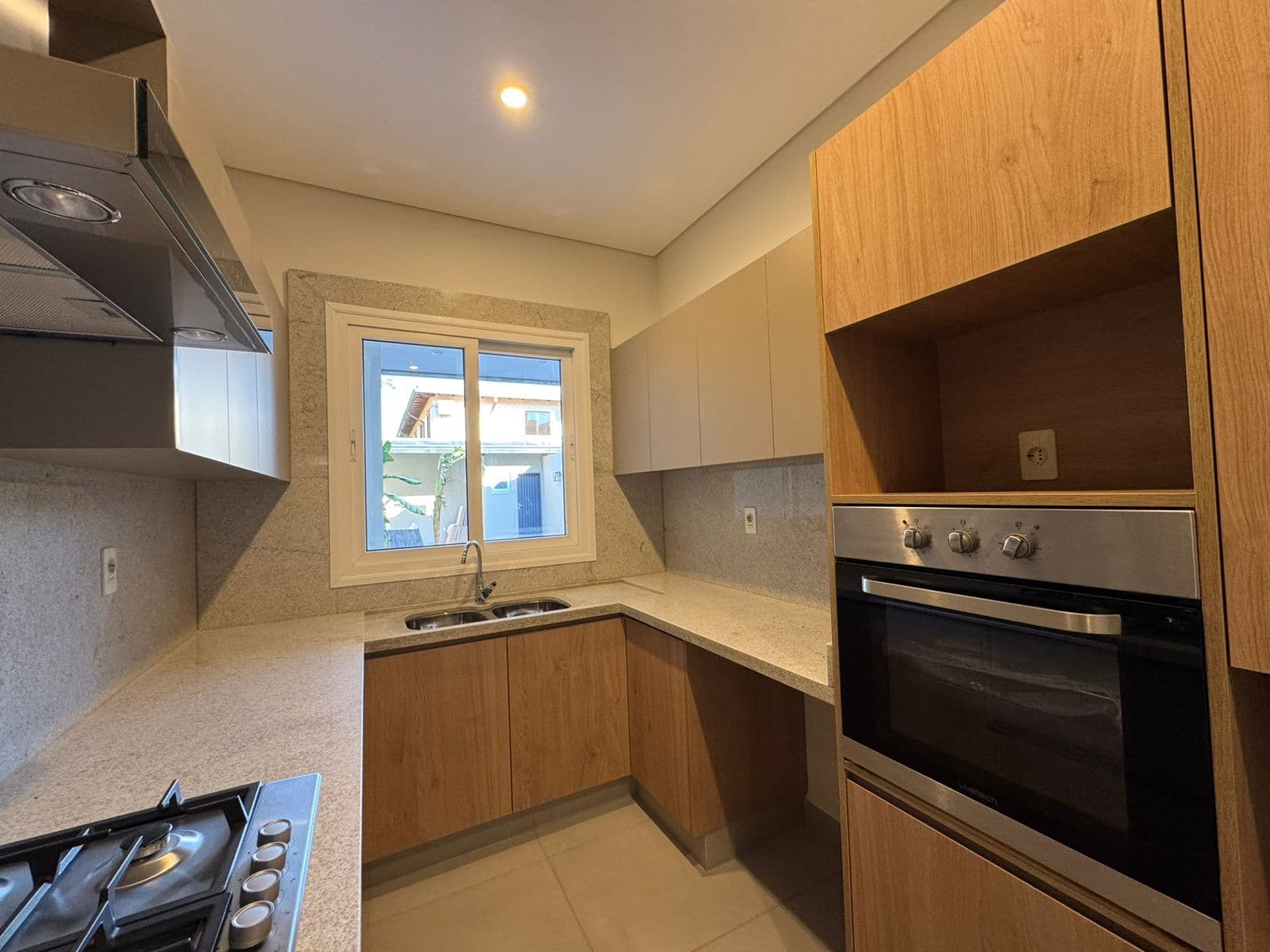 Casa A Estrenar En Barrio Mburukuya — foto 3