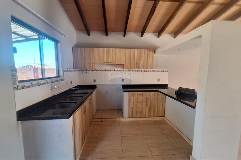 Casa en Venta – Ñemby, Barrio San Carlos, foto 4
