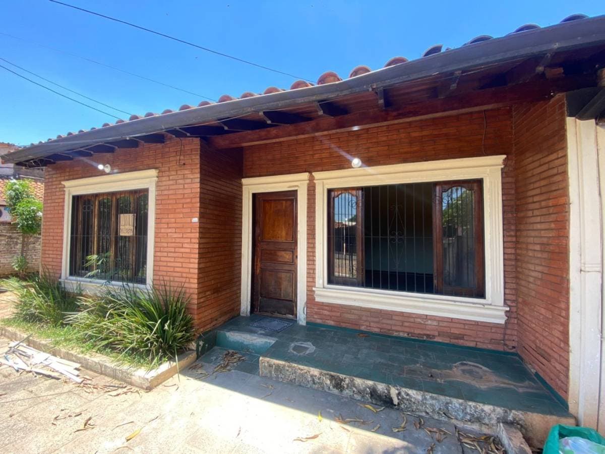 En venta 2 casas en un terreno en Lambaré — foto 1