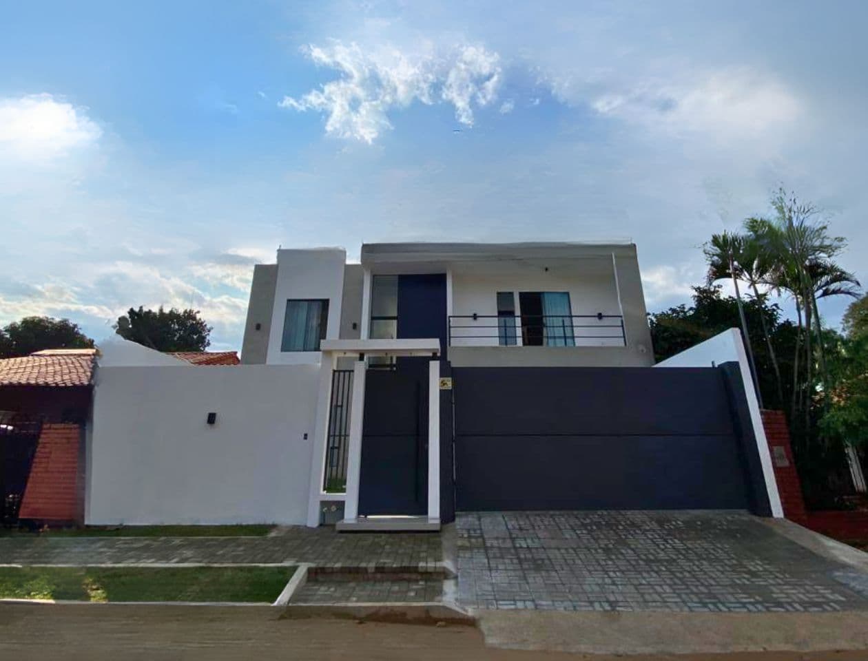 Residencia de 5 habitaciónes con Piscina en Luque Primer Barrio, foto 1