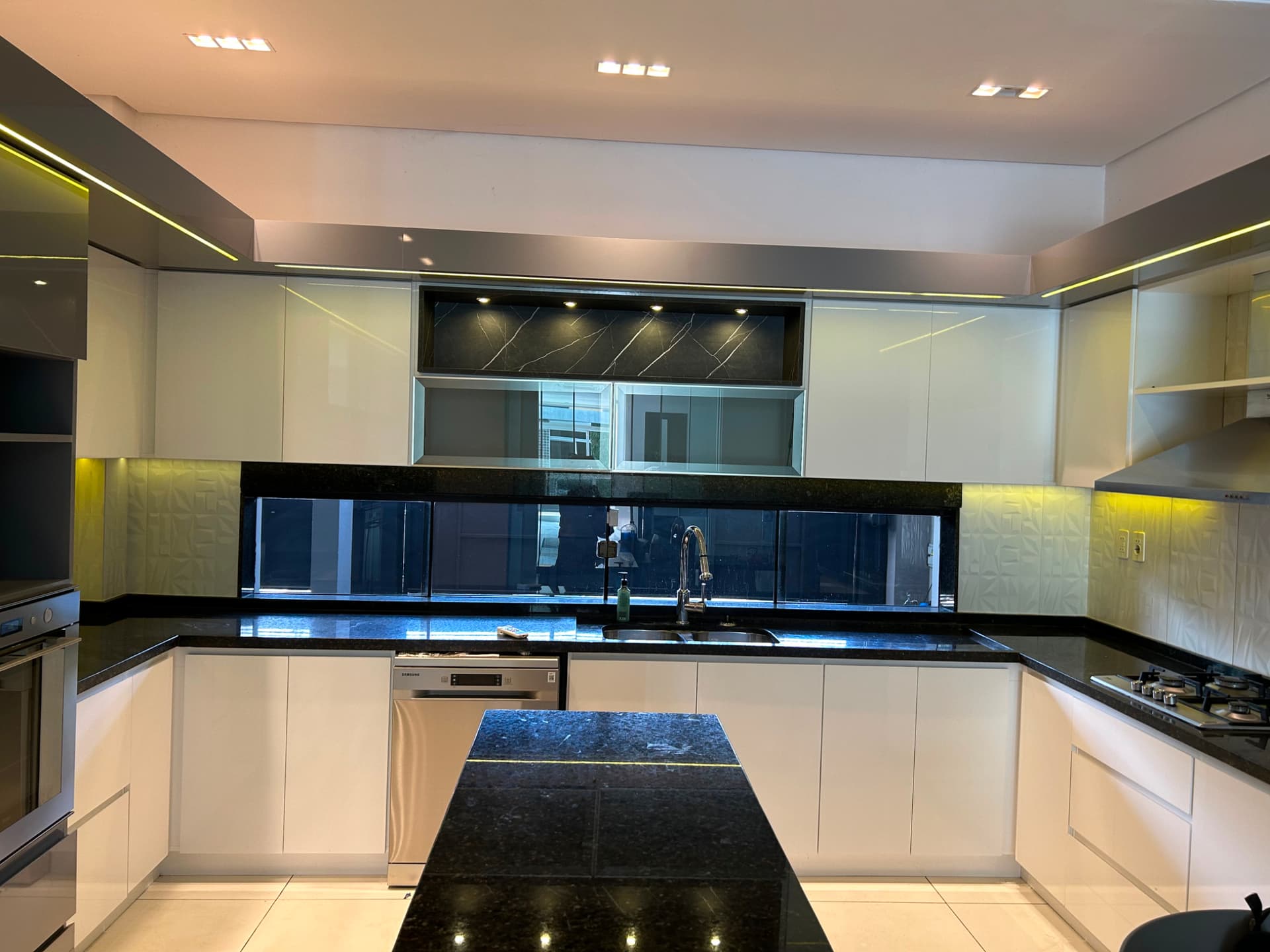 Moderna Casa De 3 Dormitorios En Suite En Barrio Ycua Saty, foto 5