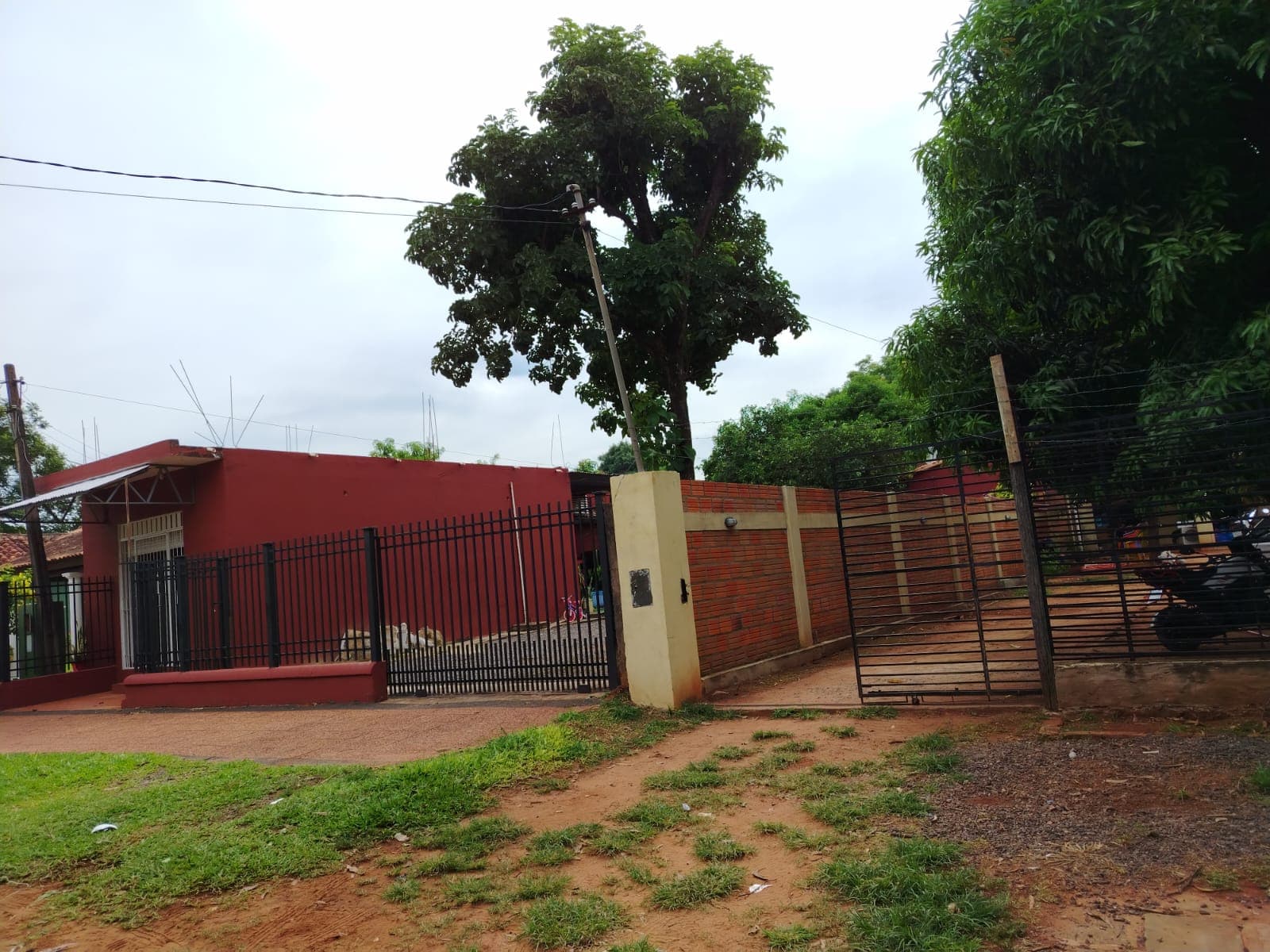 Vendo casa en capiata barrio rojas cañada