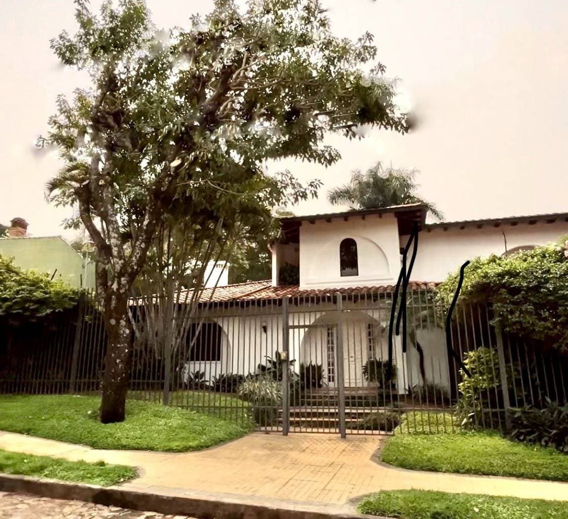 Elegante residencia en venta en Barrio Murucuyá