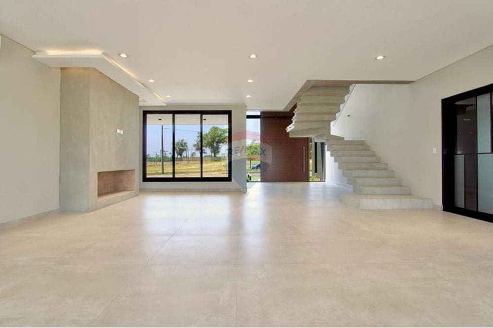 I sell beautiful house in the Aquaterra Luque condominium, foto 3