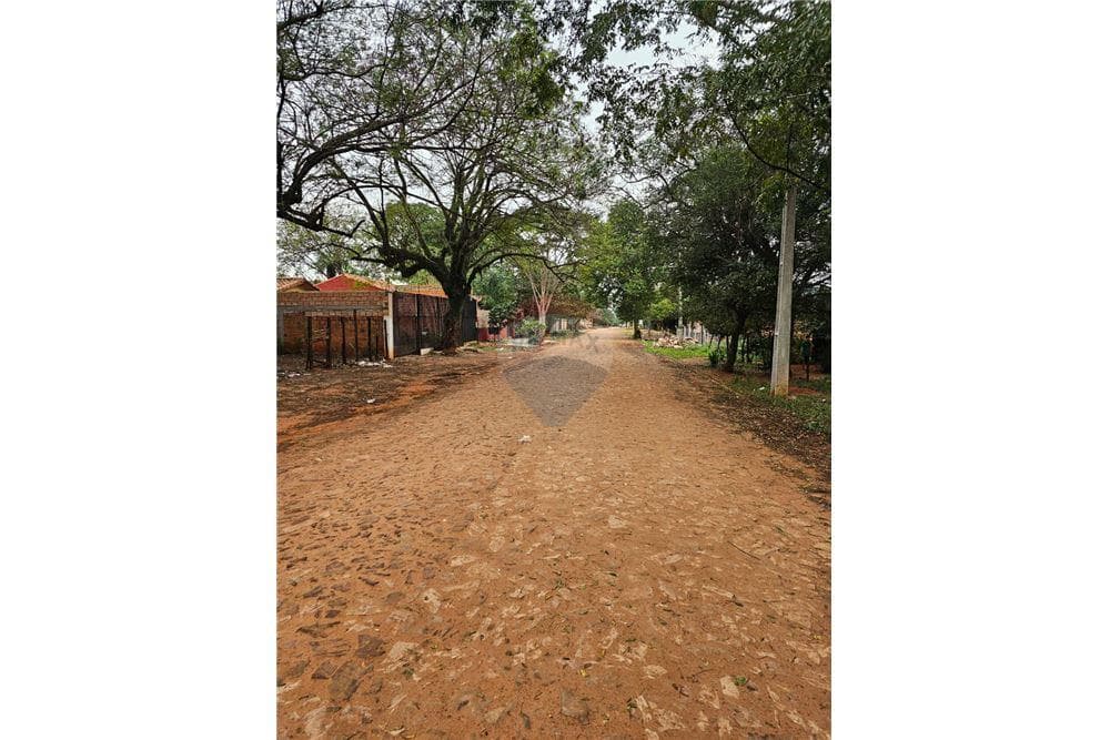 Terreno Amplio Y En Excelente Ubicacion En Luque — foto 3