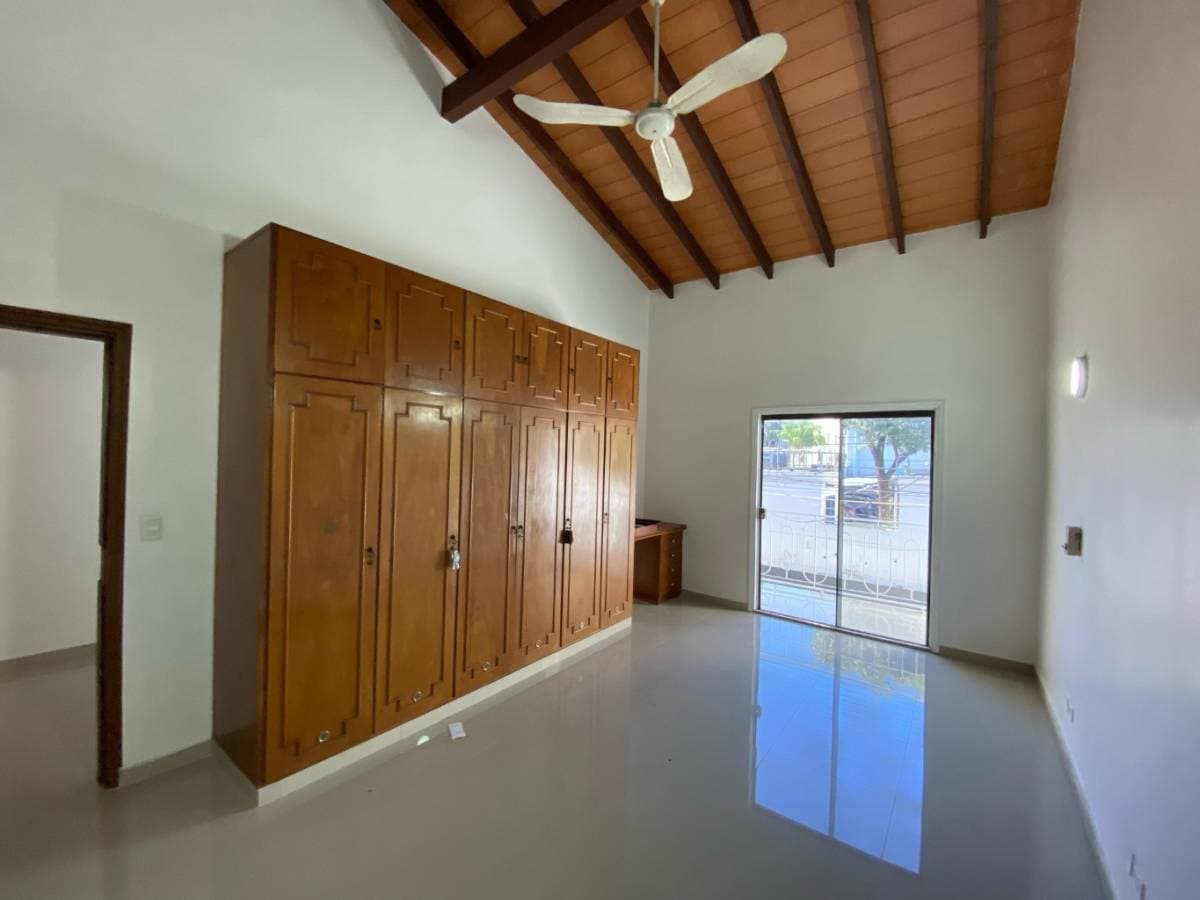 Hermosa casa en barrio Jara, foto 4