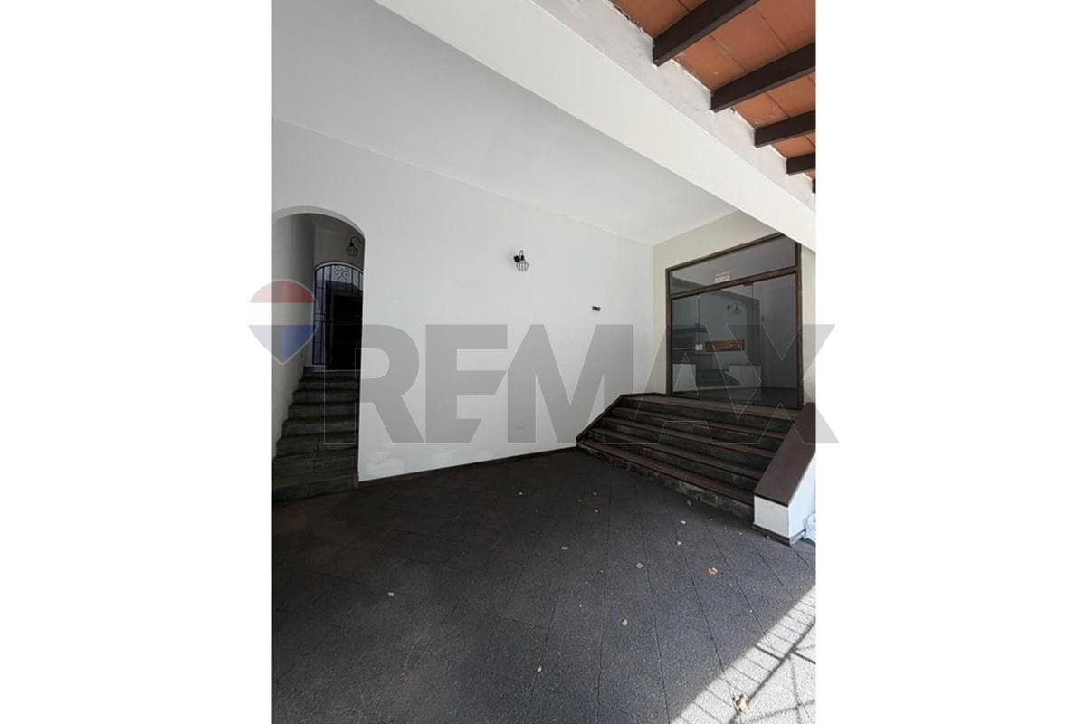 Casa en alquiler - ciudad nueva — foto 2