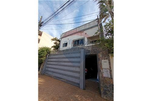 Casa-Venta-PY Asunción Recoleta Mac Arthur 794 c/ Pacheco Mac Arthur 794 c/…