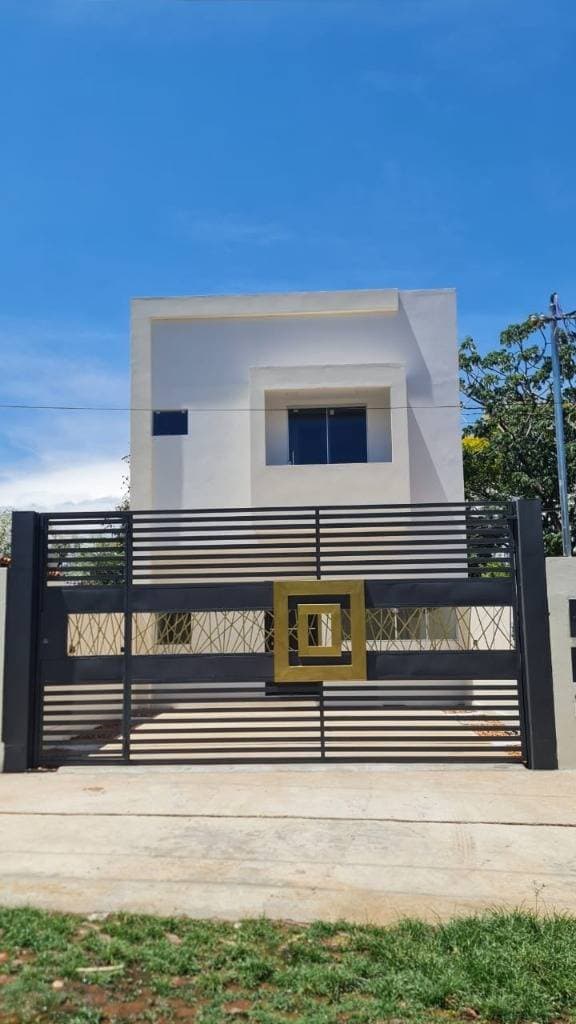 Vendo Duplex De 3 Habitaciones En Loma Pyta