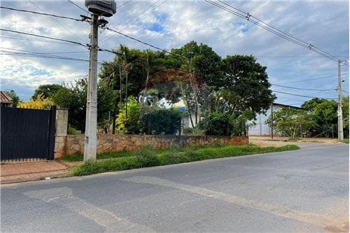 Vendo terreno en Fernando de la Mora