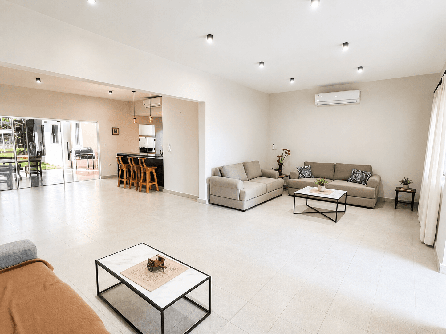 Residencia en San Bernardino, foto 2