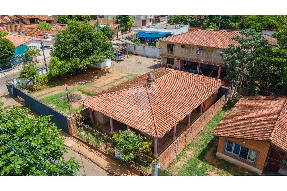 Casa en esquina en San Lorenzo – Ideal inversión residencial o comercial