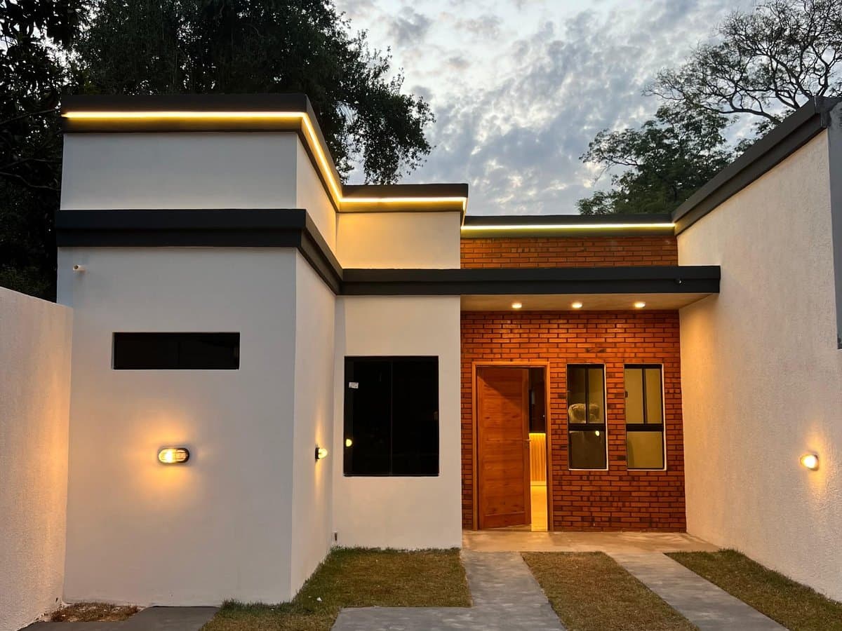 Vendo casa a estrenar en barrio maramburé Luque
