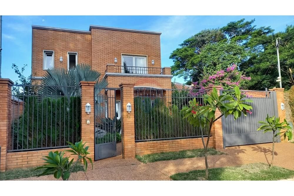 En venta exclusiva casa en laguna grande, San Lorenzo, foto 2