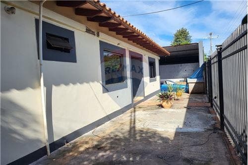En esquina casa de 3 dorm+3 salones comerciales — foto 3