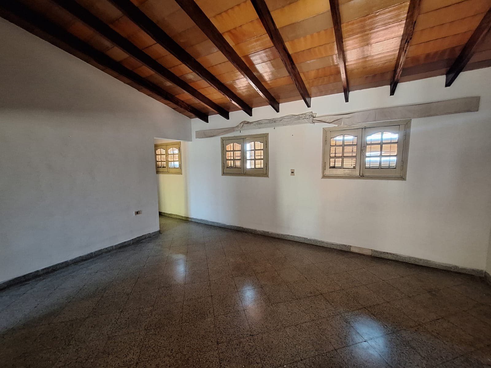 Casa amplia en asuncion barrio general diaz, foto 5