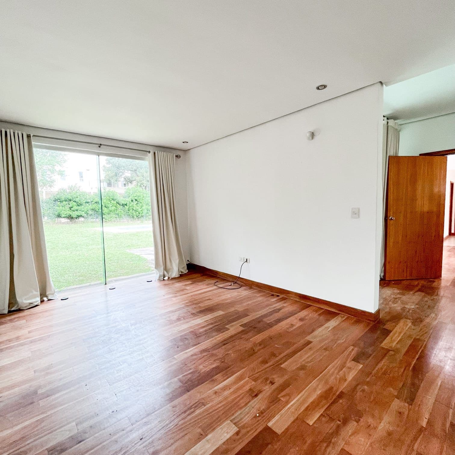 Hermosa casa en barrio cerrado - Luque, foto 3
