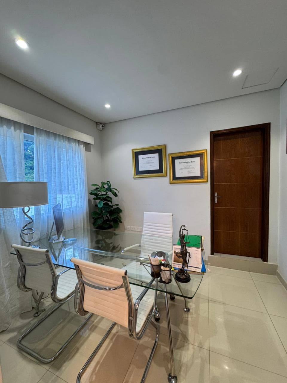 Casa en alquiler en Barrio cerrado Luque zona Aeropuerto, foto 3