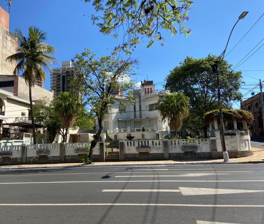señorial residencia estilo art deco sobre Avda. Mcal. López — foto 1