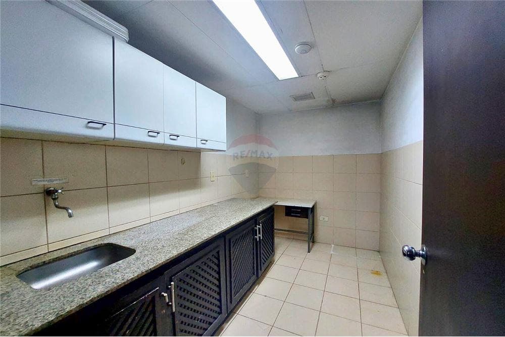 En alquiler - edificio en el centro de asuncion