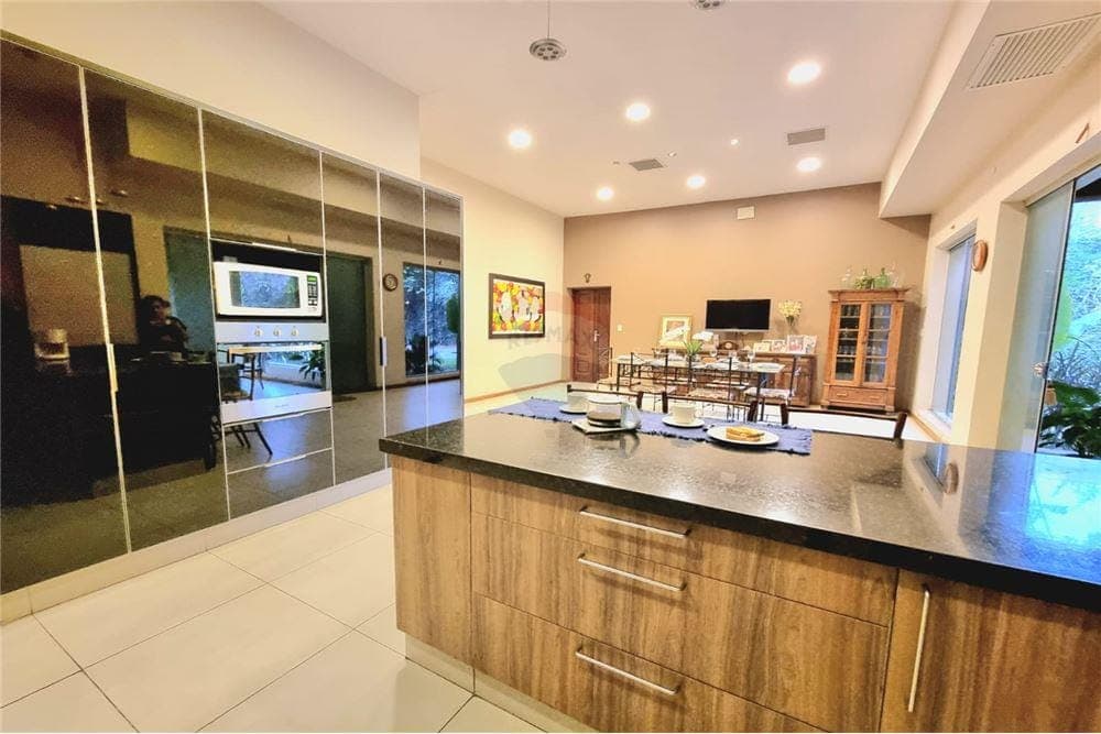 Hermosa residencia a media cuadra de la avda. España/ barrio mcal. López!, foto 3