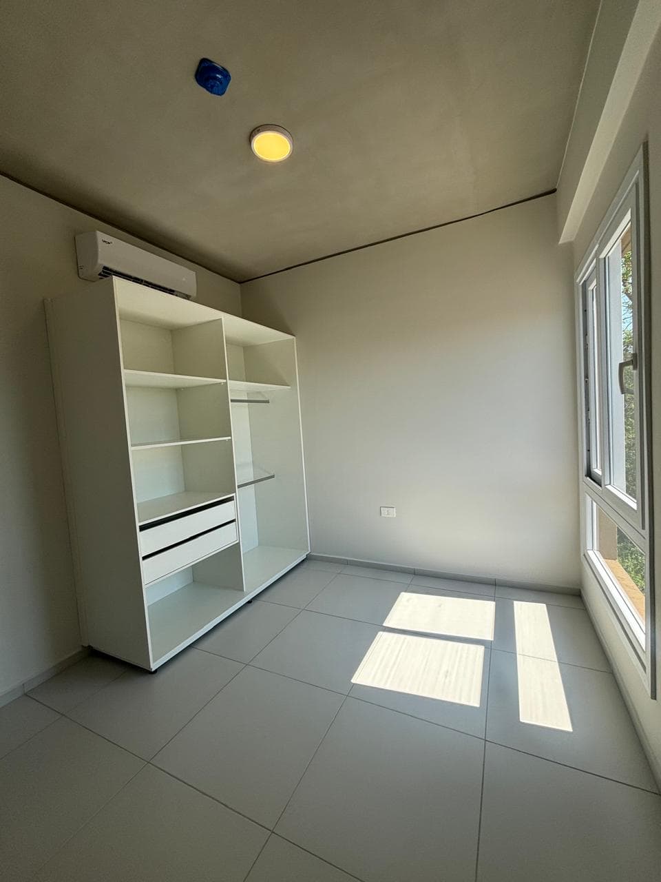 Luque en venta o alquiler amplio departamento de 2 dormitorios — foto 4