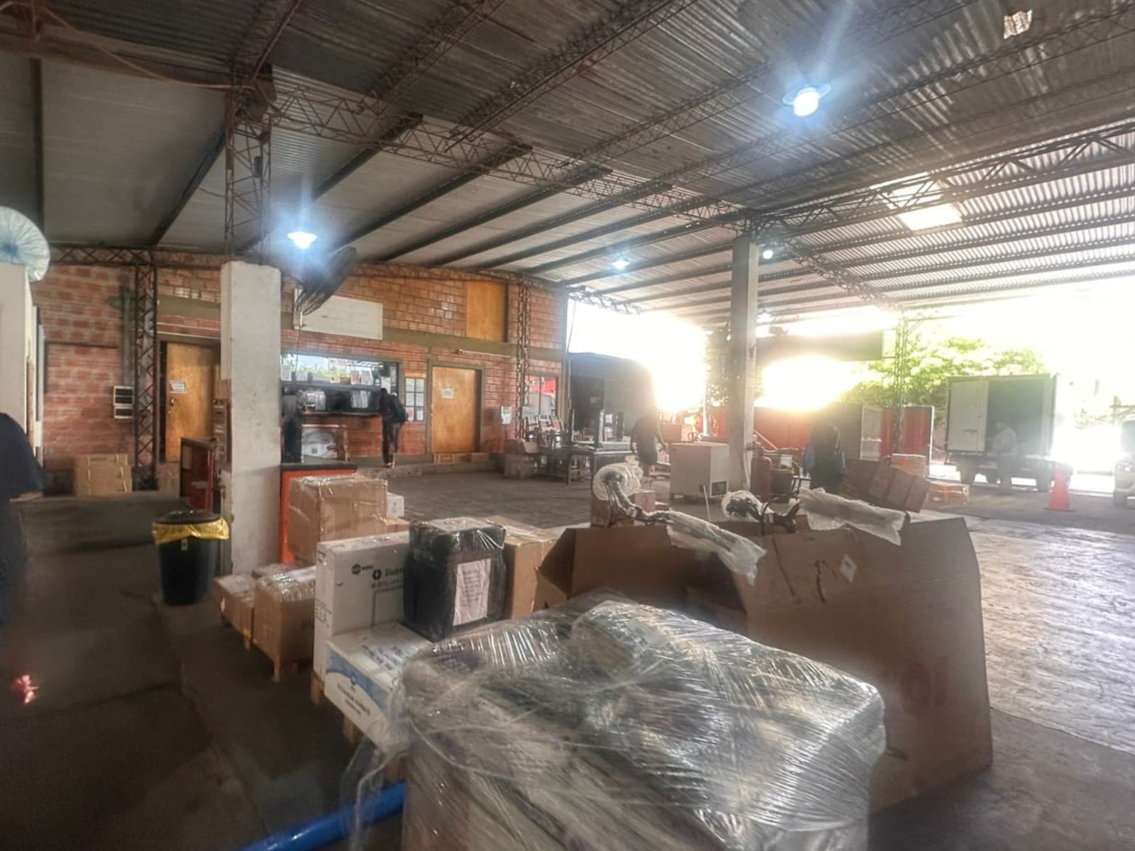 En alquiler | depósito con oficinas – múltiples usos comerciales — foto 5
