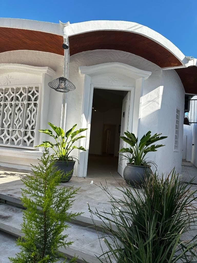 Alquilo casa para oficina en el barrio mariscal estigarribia