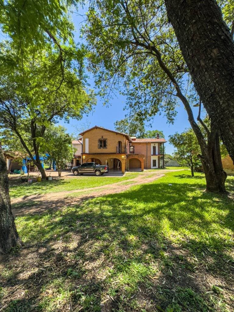 Amplia residencia en Mariano Roque Alonso — foto 5